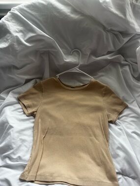 Old Navy Ribbed Short Sleeve Tee in Tan